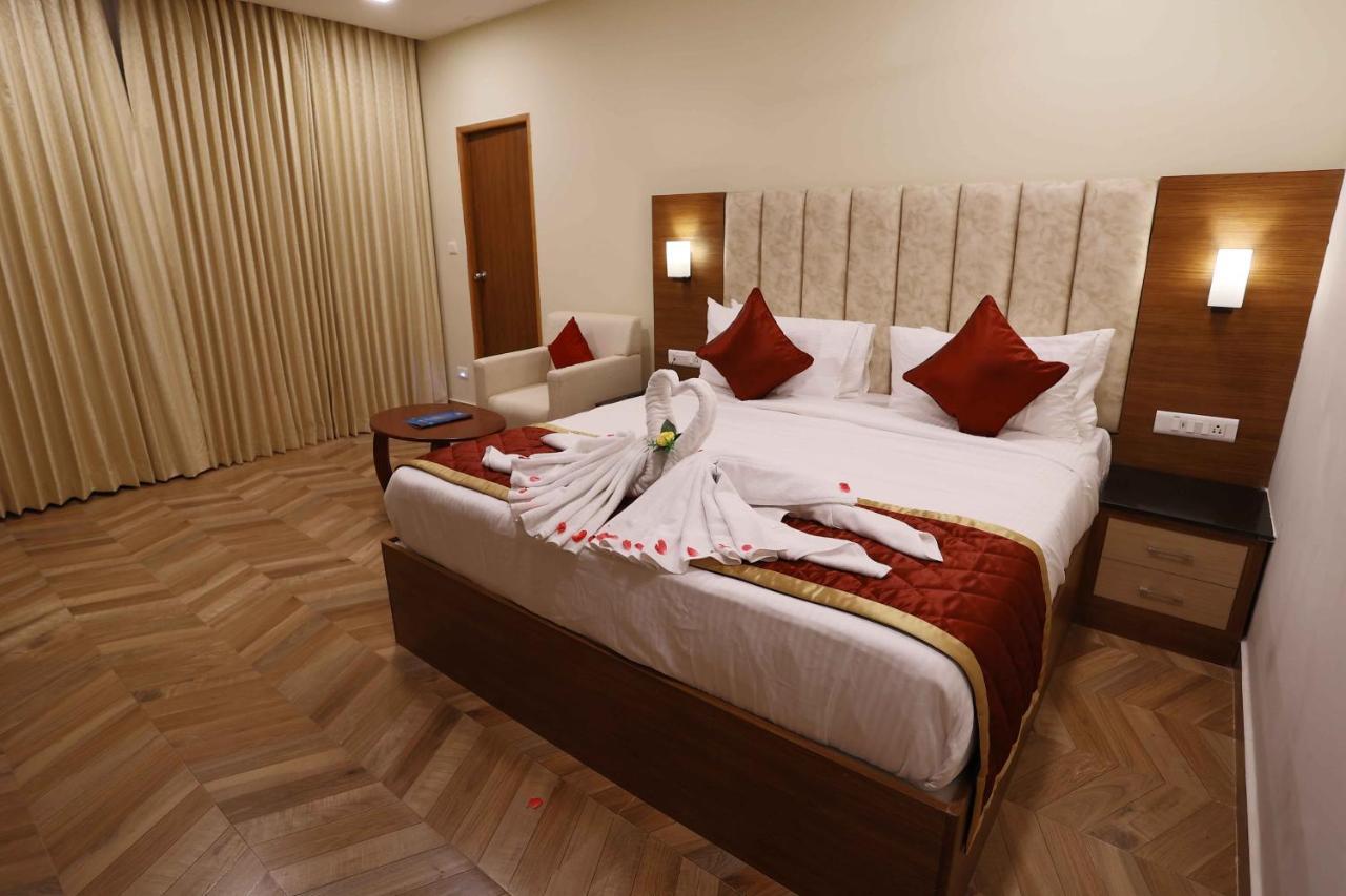Hotel Bluemoon Tirunelveli Bagian luar foto