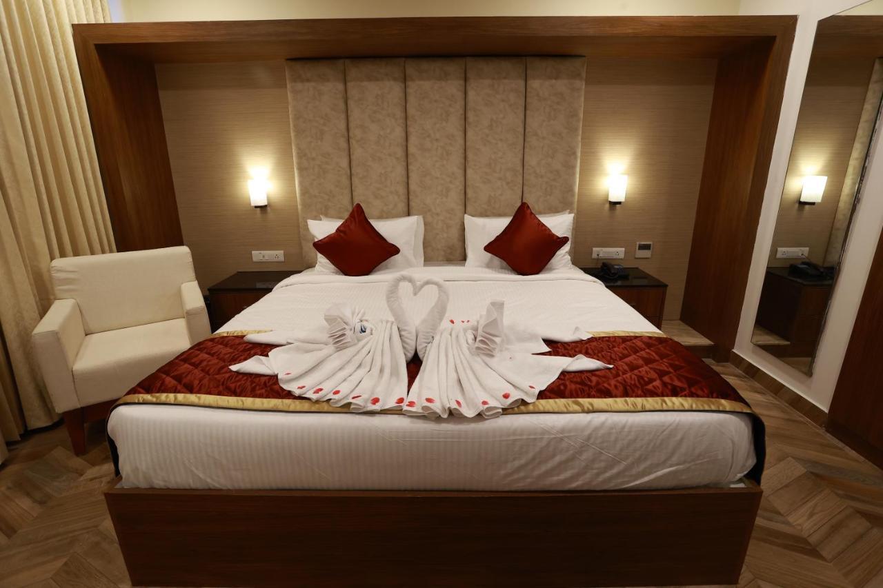 Hotel Bluemoon Tirunelveli Bagian luar foto
