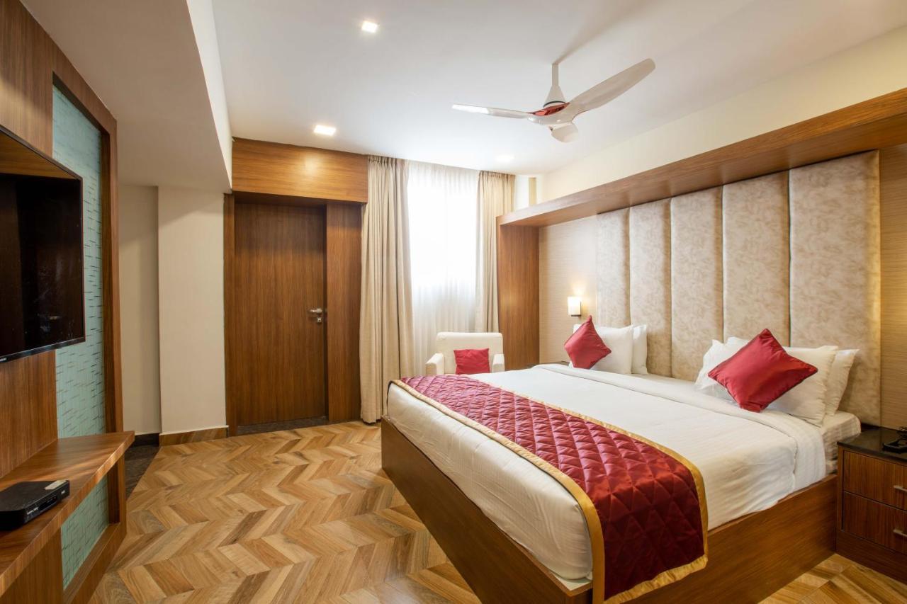 Hotel Bluemoon Tirunelveli Bagian luar foto