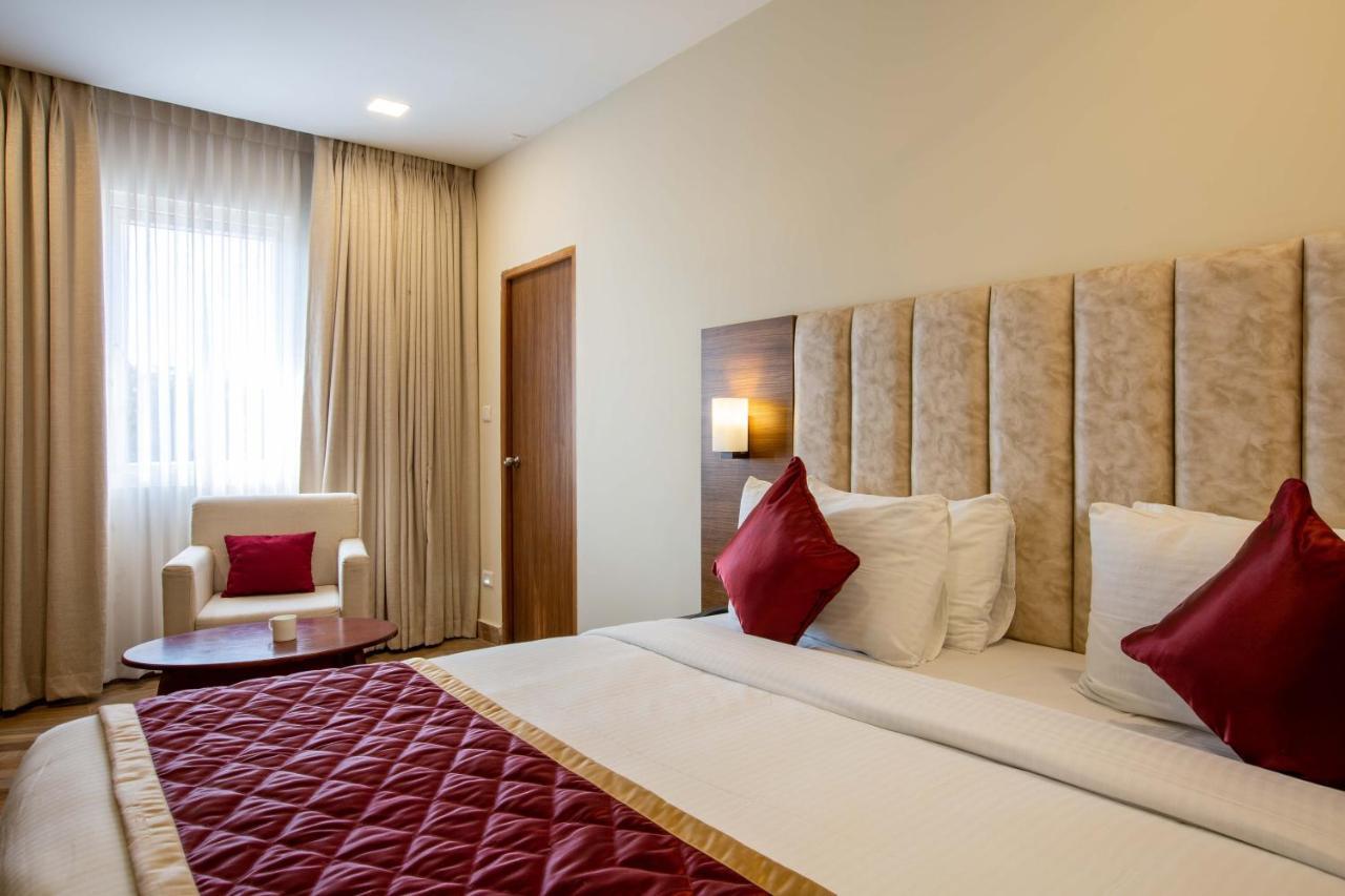 Hotel Bluemoon Tirunelveli Bagian luar foto