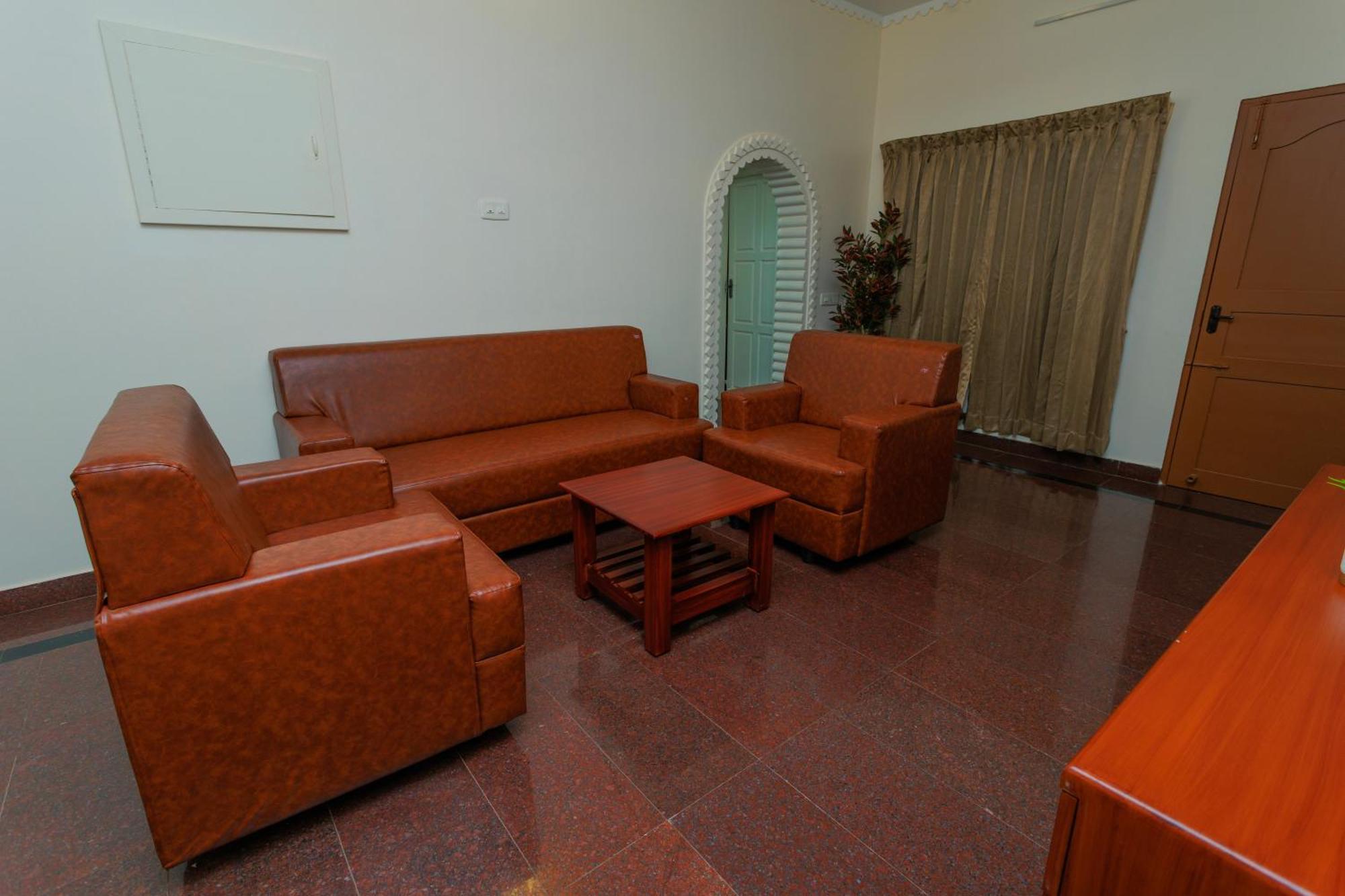 Hotel Bluemoon Tirunelveli Bagian luar foto