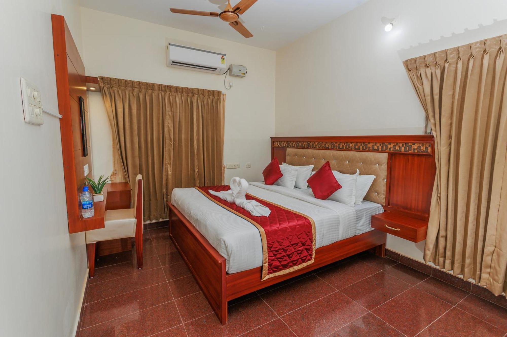 Hotel Bluemoon Tirunelveli Bagian luar foto