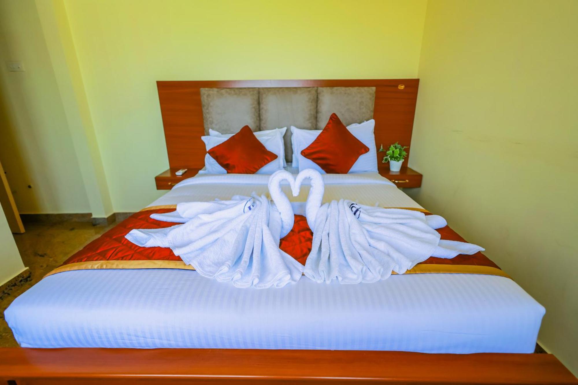 Hotel Bluemoon Tirunelveli Bagian luar foto