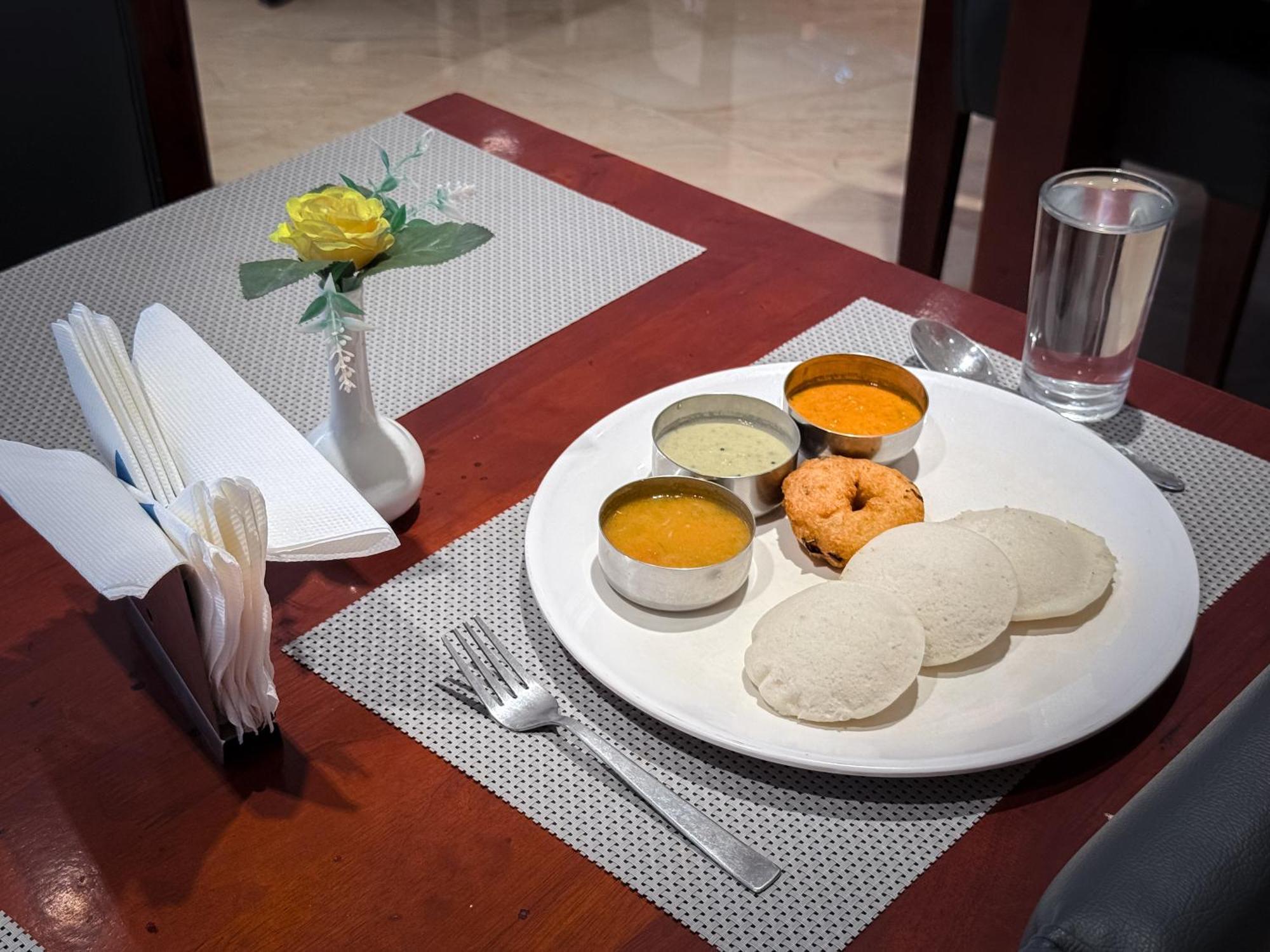 Hotel Bluemoon Tirunelveli Bagian luar foto