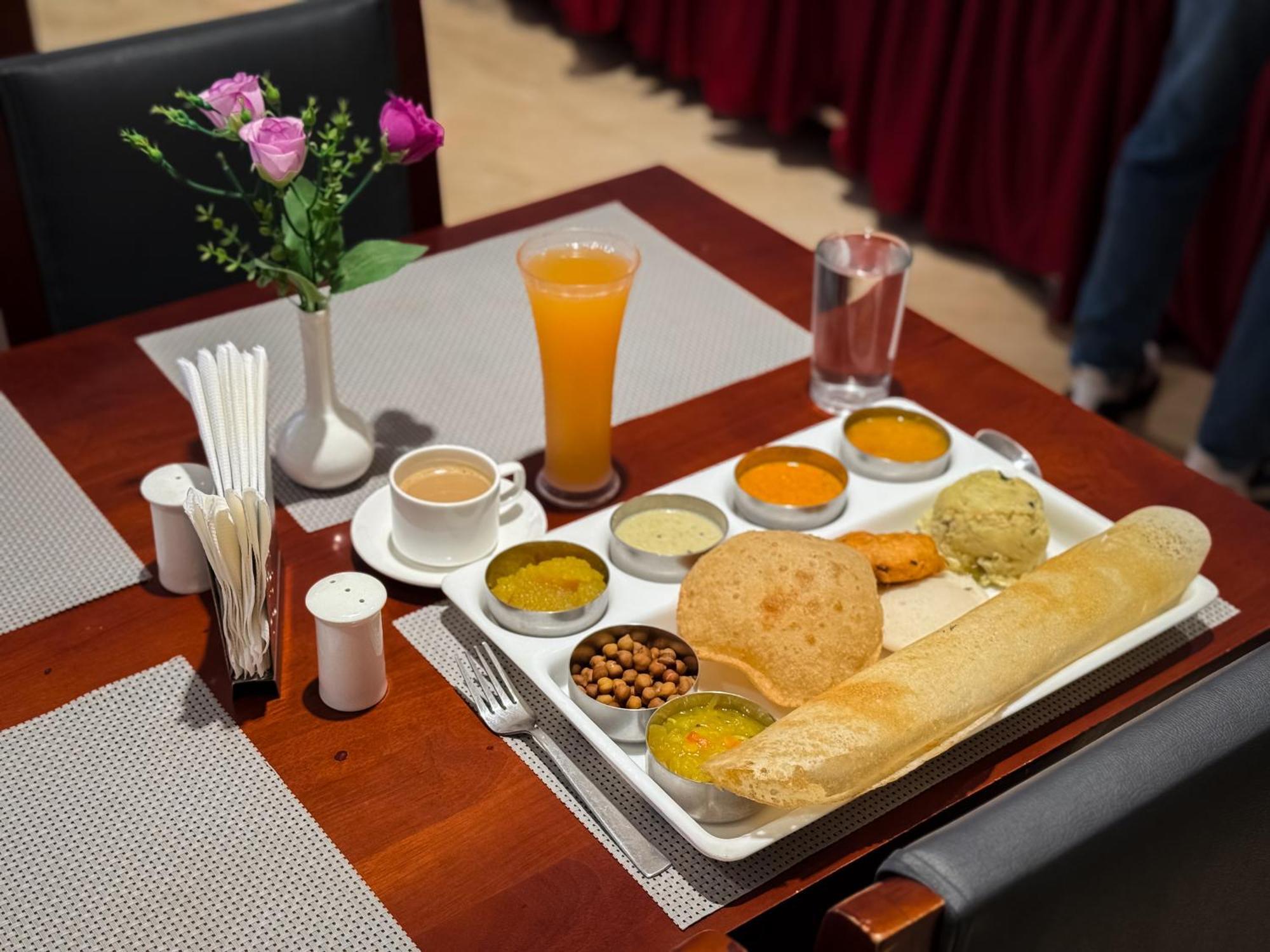 Hotel Bluemoon Tirunelveli Bagian luar foto